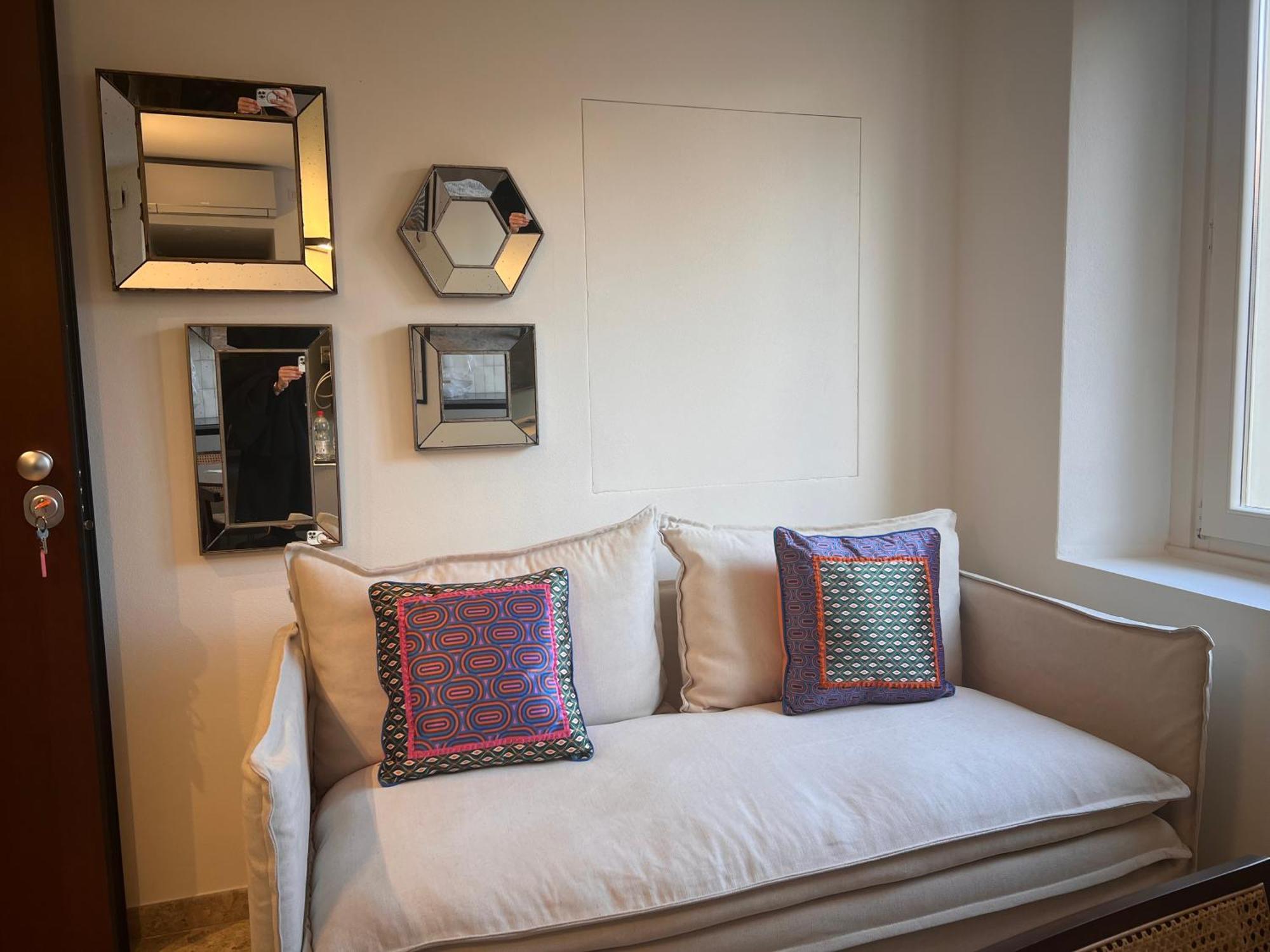 Apartment Nicole เมนาจโจ ภายนอก รูปภาพ