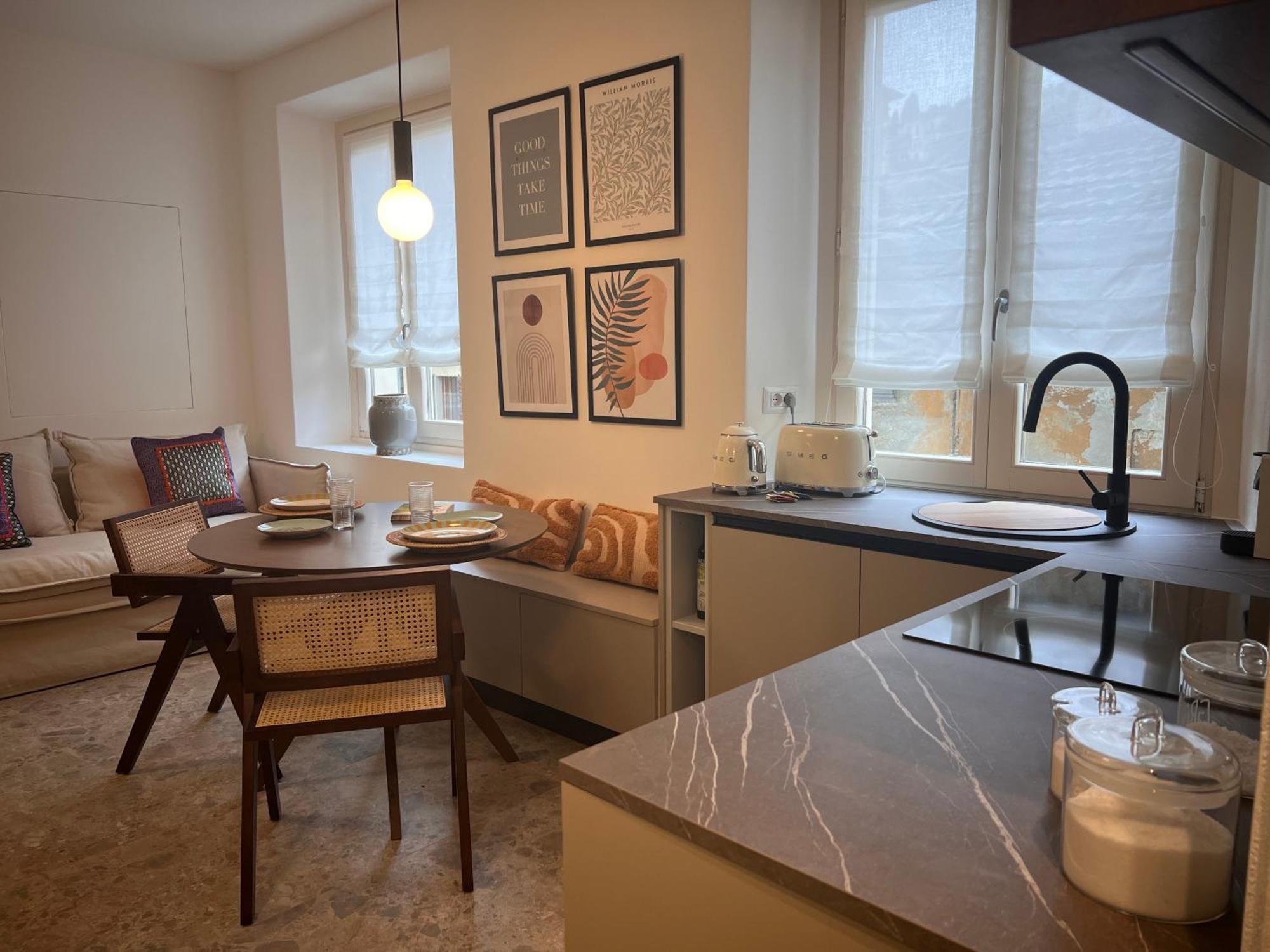 Apartment Nicole เมนาจโจ ภายนอก รูปภาพ